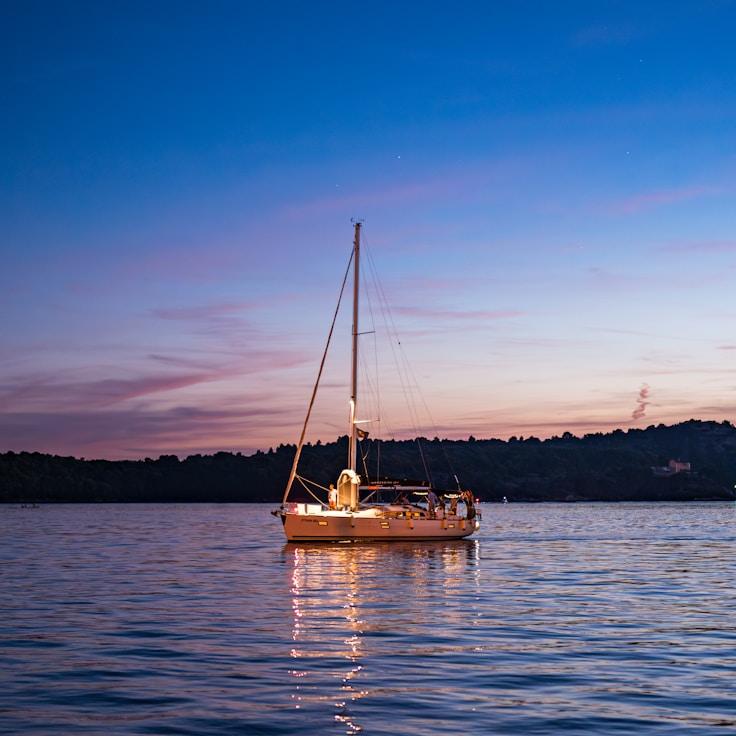 Yacht living snapshot